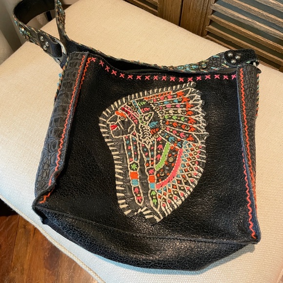 Hand embroidered Indian head purse - Picture 2 of 12